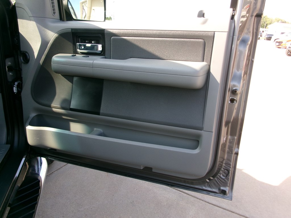 Photo 30 of this FORD F150