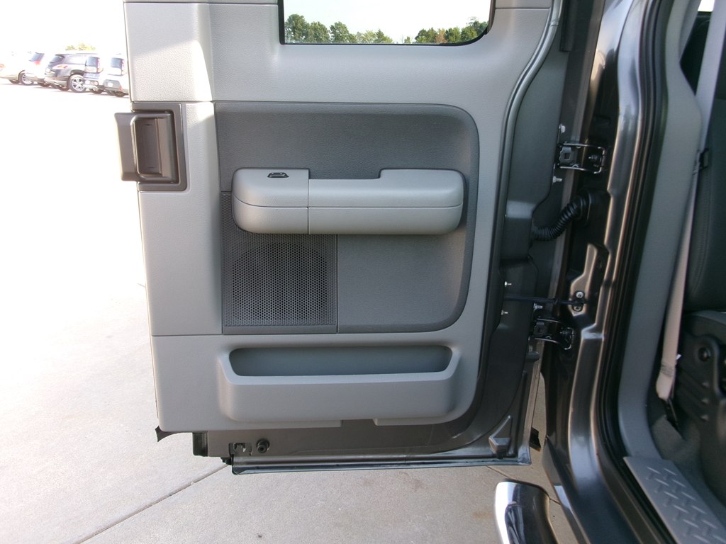 Photo 36 of this FORD F150