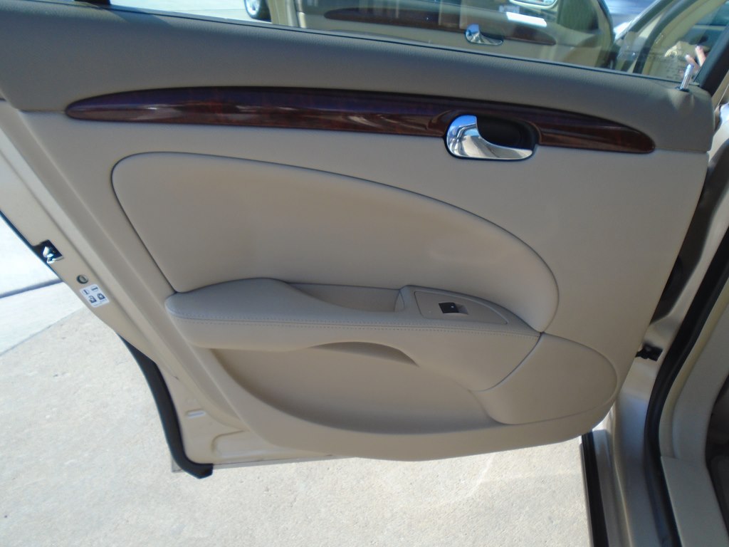 Photo 26 of this BUICK LUCERNE