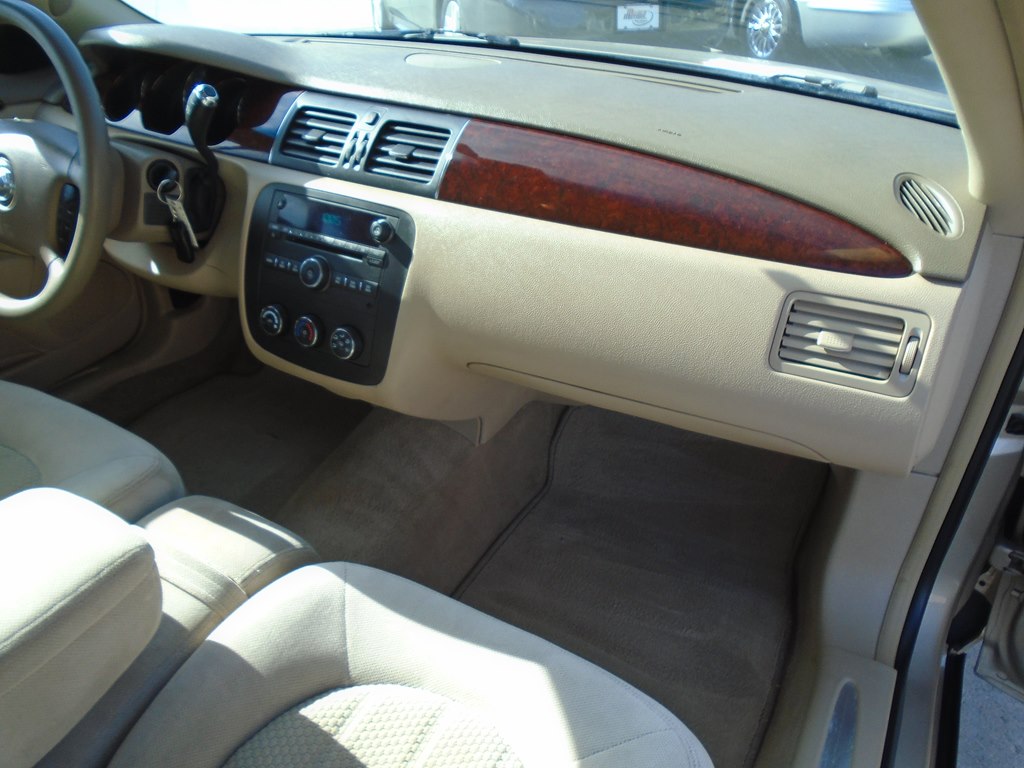 Photo 34 of this BUICK LUCERNE