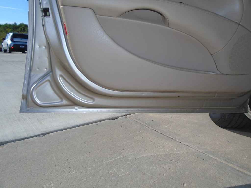 Photo 24 of this BUICK LUCERNE