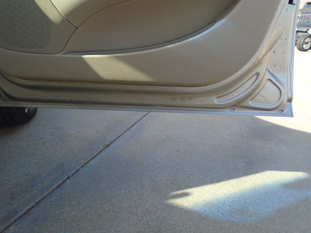 Photo 40 of this BUICK LUCERNE