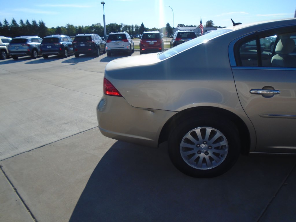 Photo 11 of this BUICK LUCERNE