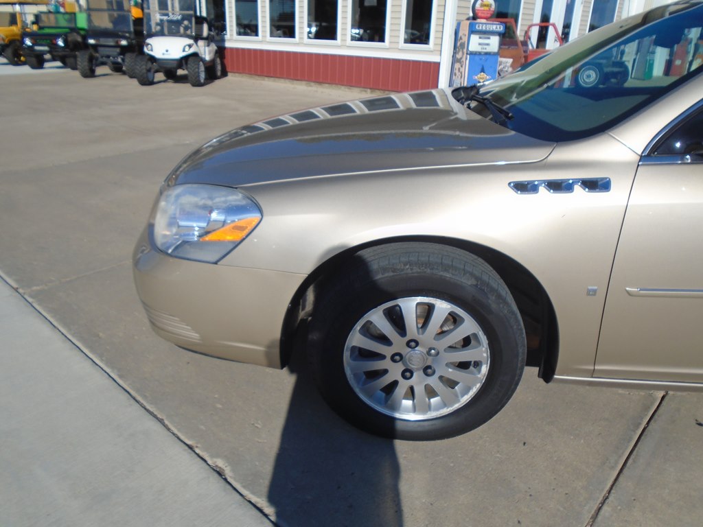Photo 2 of this BUICK LUCERNE