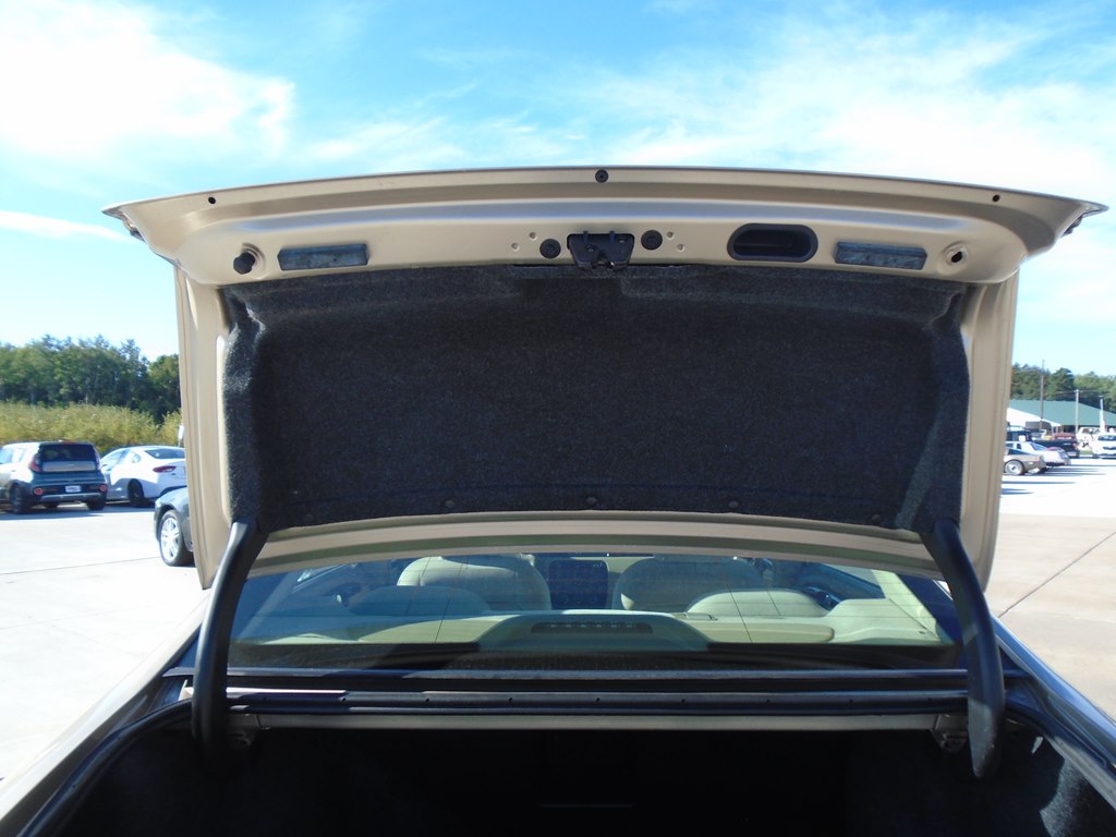 Photo 15 of this BUICK LUCERNE