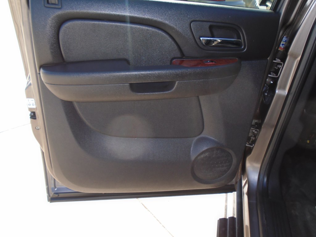 Photo 29 of this CHEVROLET SUBURBAN