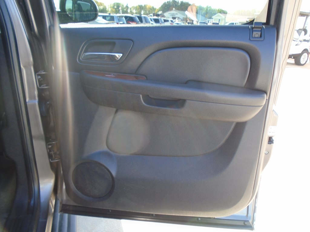 Photo 45 of this CHEVROLET SUBURBAN