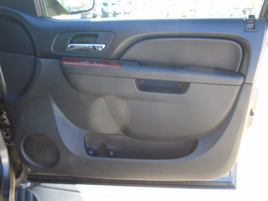 Photo 38 of this CHEVROLET SUBURBAN