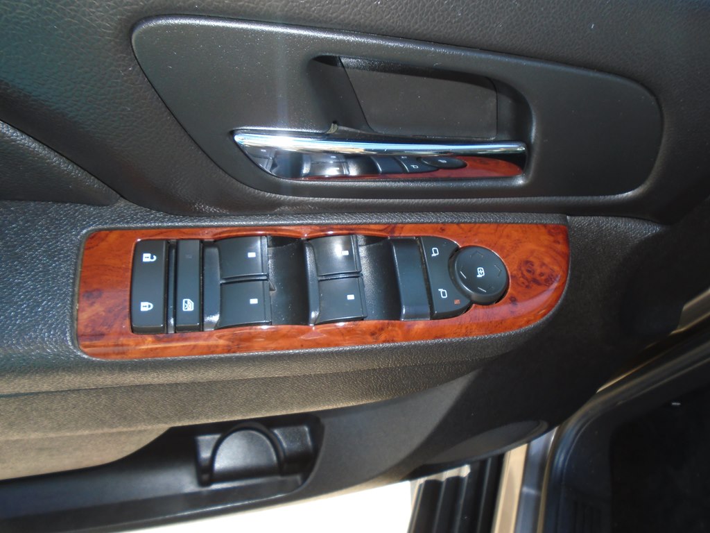 Photo 19 of this CHEVROLET SUBURBAN