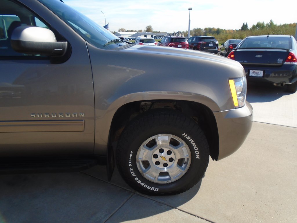 Photo 8 of this CHEVROLET SUBURBAN