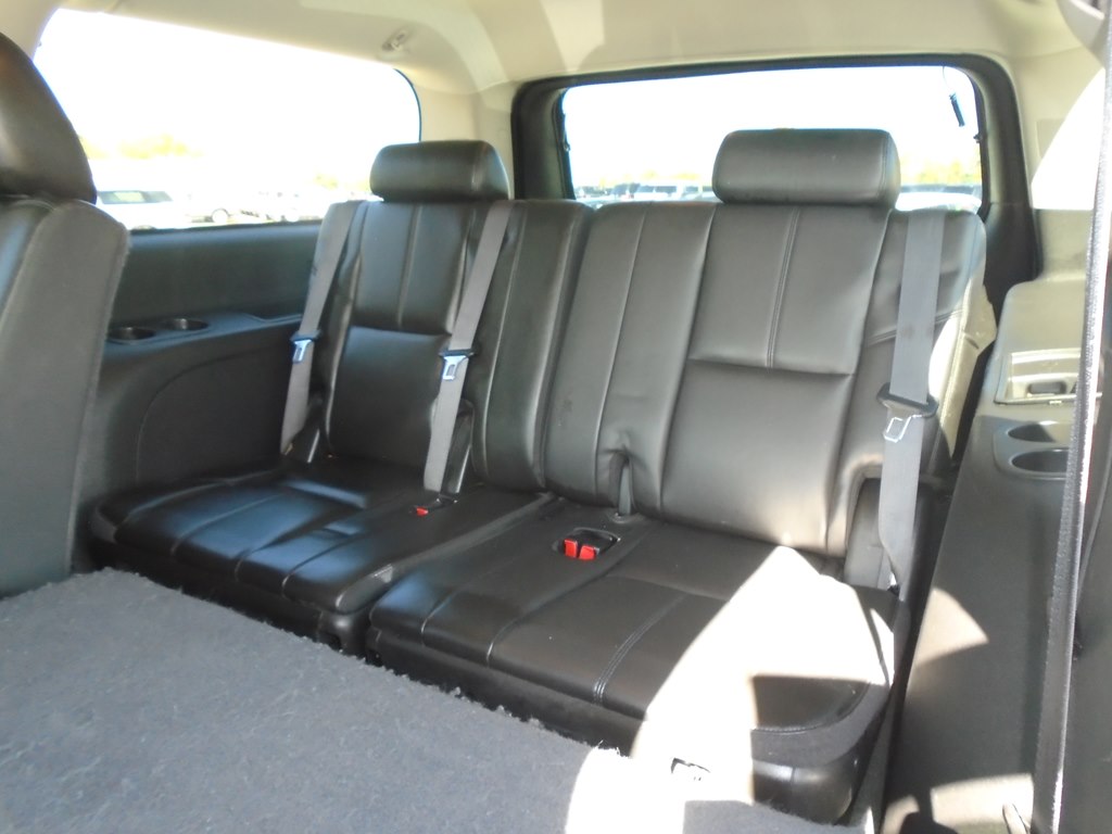 Photo 26 of this CHEVROLET SUBURBAN