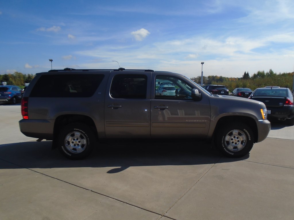 Photo 7 of this CHEVROLET SUBURBAN
