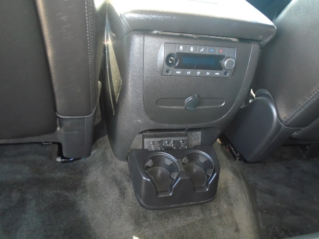 Photo 28 of this CHEVROLET SUBURBAN