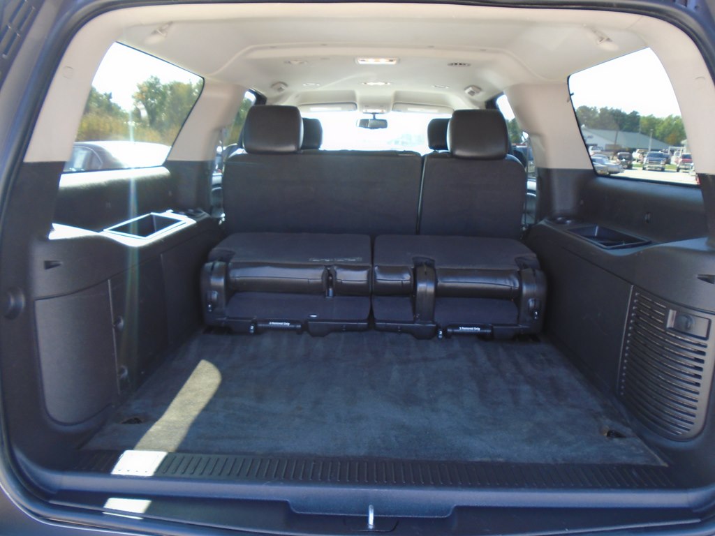 Photo 14 of this CHEVROLET SUBURBAN