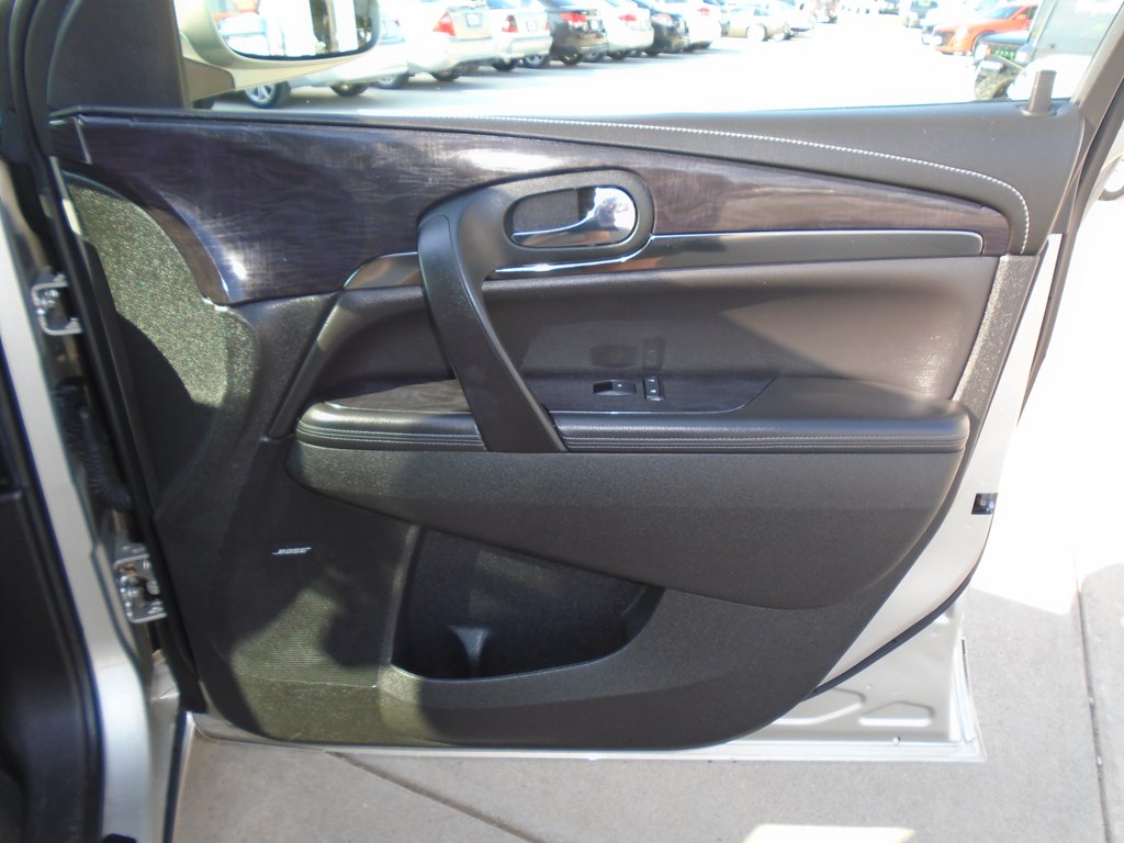 Photo 36 of this BUICK ENCLAVE