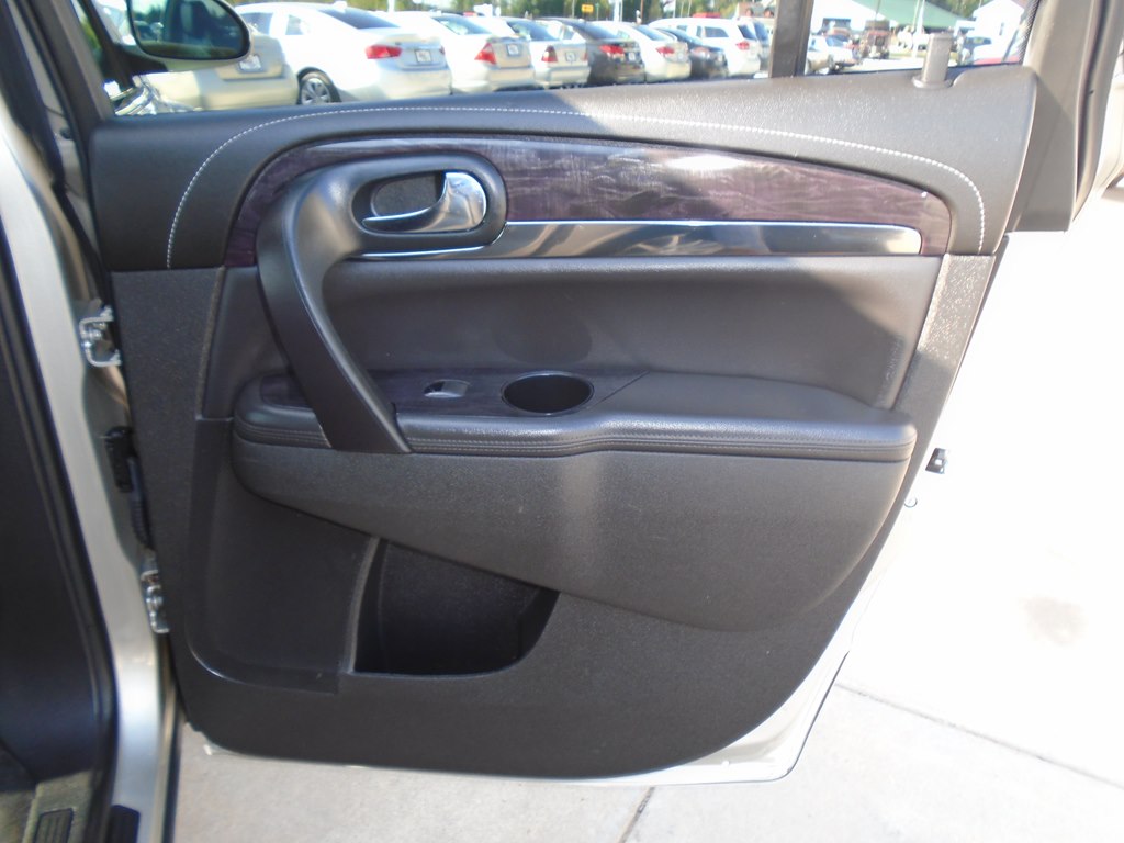 Photo 44 of this BUICK ENCLAVE