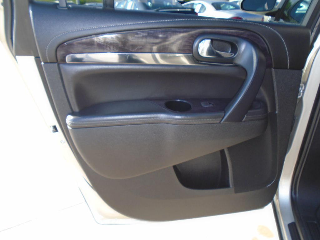 Photo 27 of this BUICK ENCLAVE