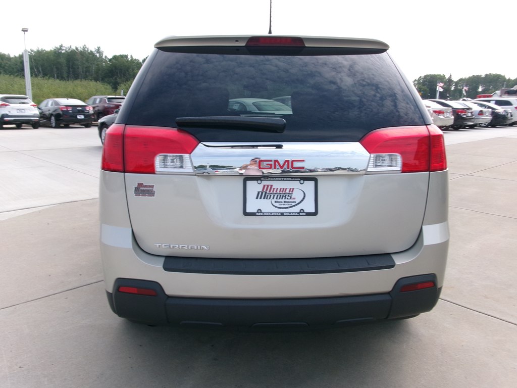 Photo 10 of this GMC TERRAIN