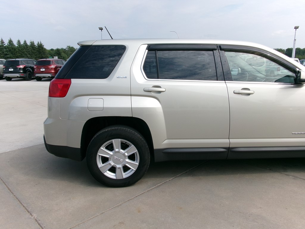 Photo 8 of this GMC TERRAIN