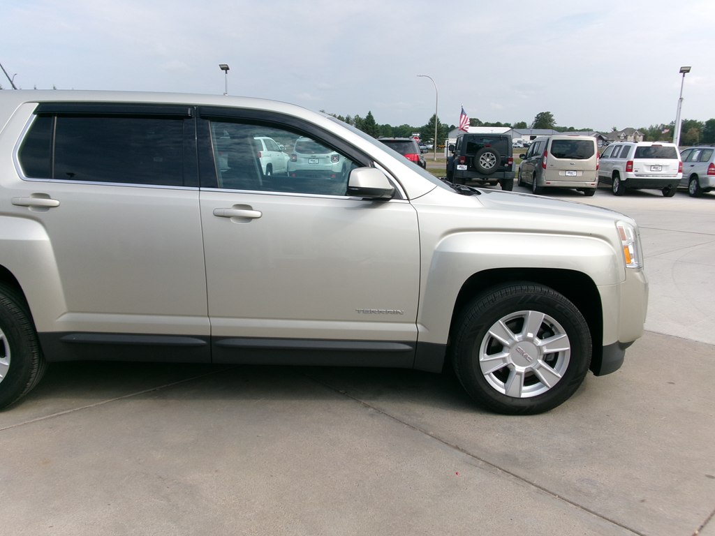 Photo 6 of this GMC TERRAIN