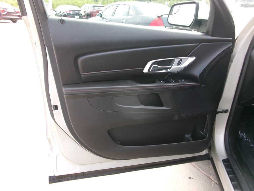 Photo 14 of this GMC TERRAIN