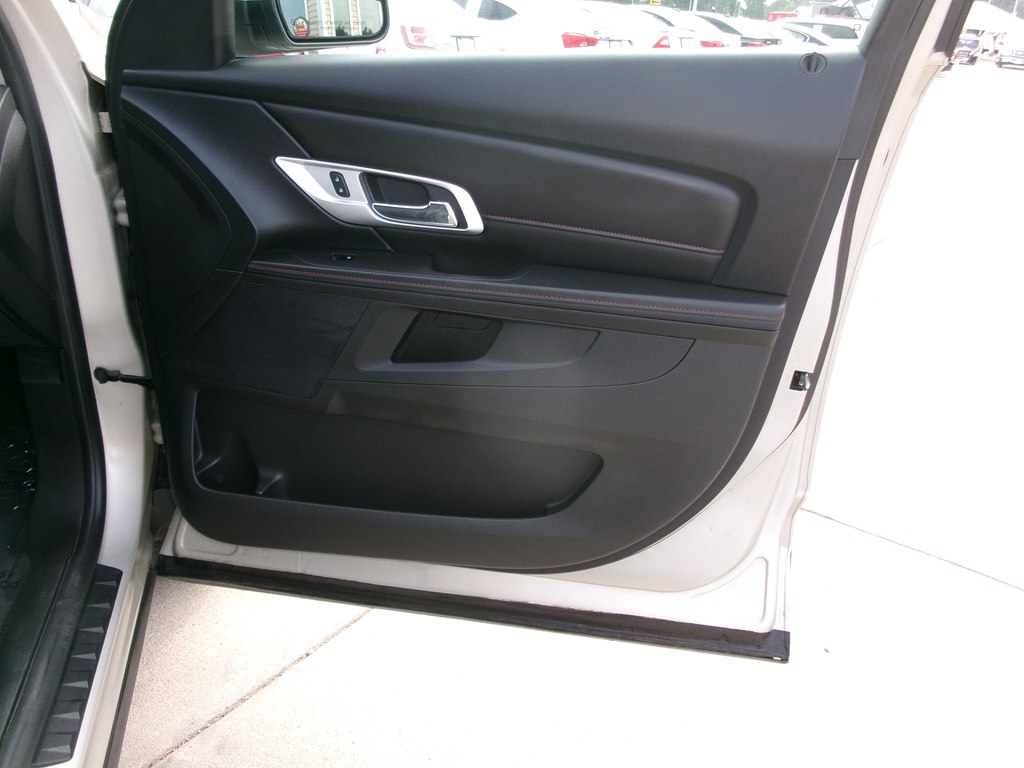 Photo 28 of this GMC TERRAIN