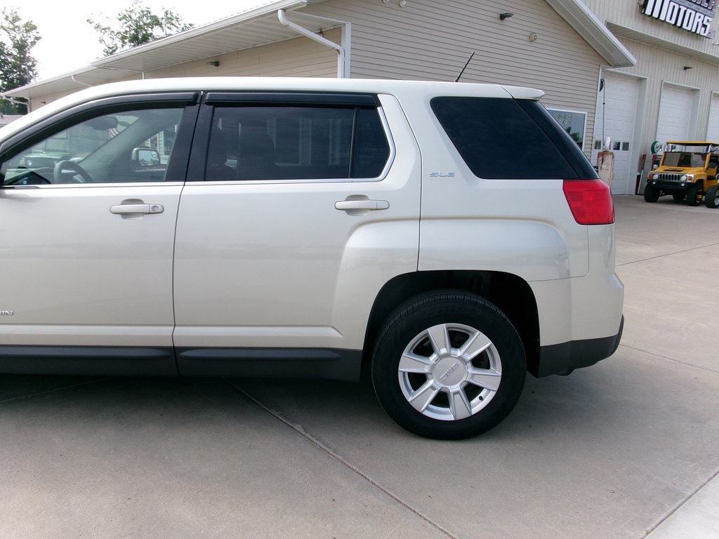 Photo 4 of this GMC TERRAIN