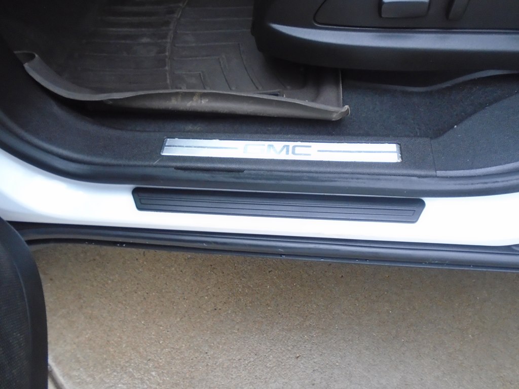Photo 23 of this GMC ACADIA