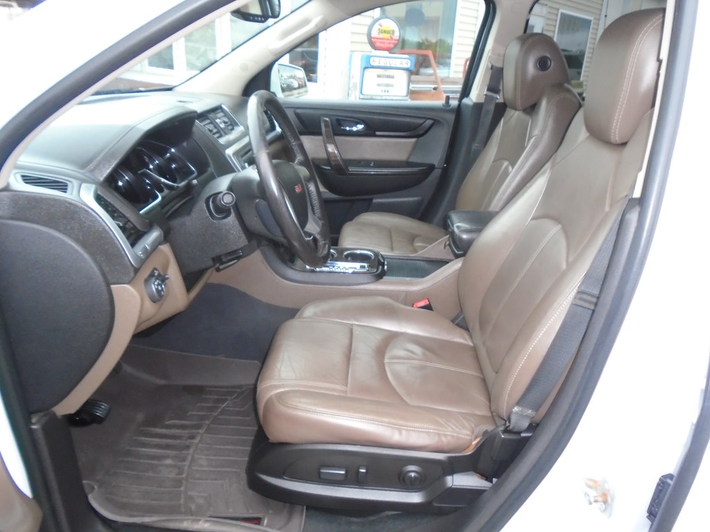 Photo 17 of this GMC ACADIA