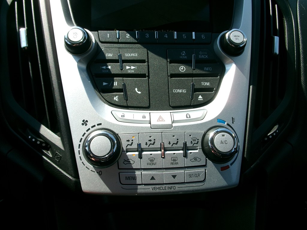 Photo 45 of this CHEVROLET EQUINOX