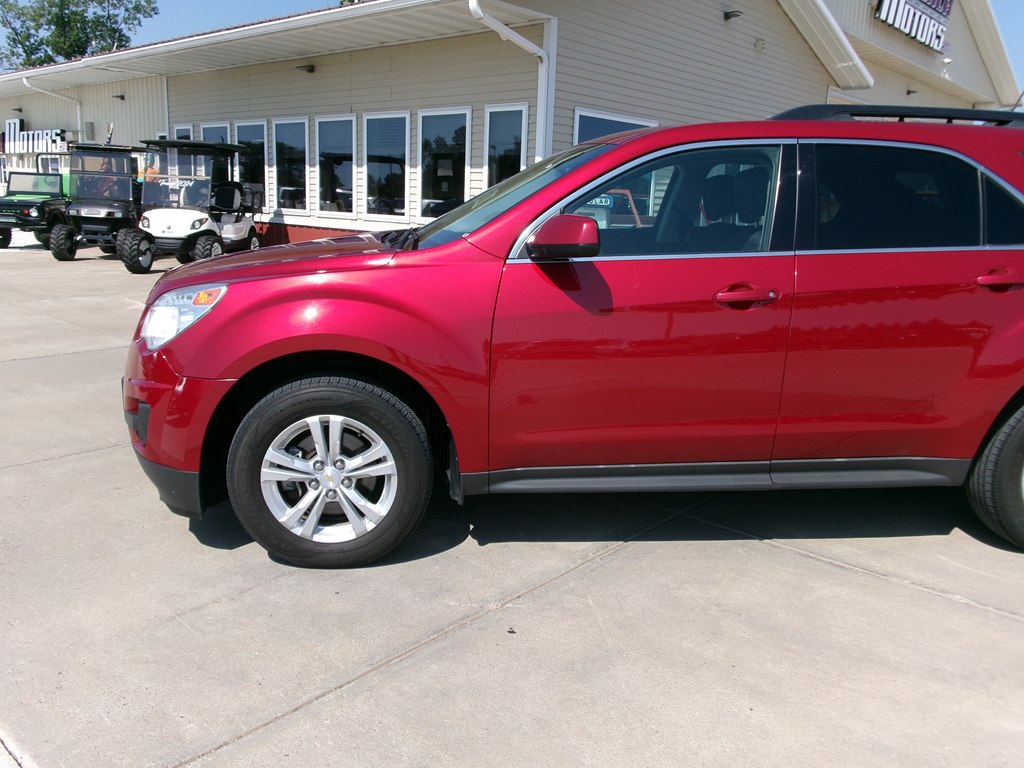 Photo 2 of this CHEVROLET EQUINOX