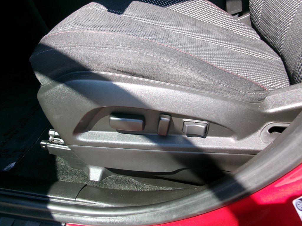 Photo 14 of this CHEVROLET EQUINOX