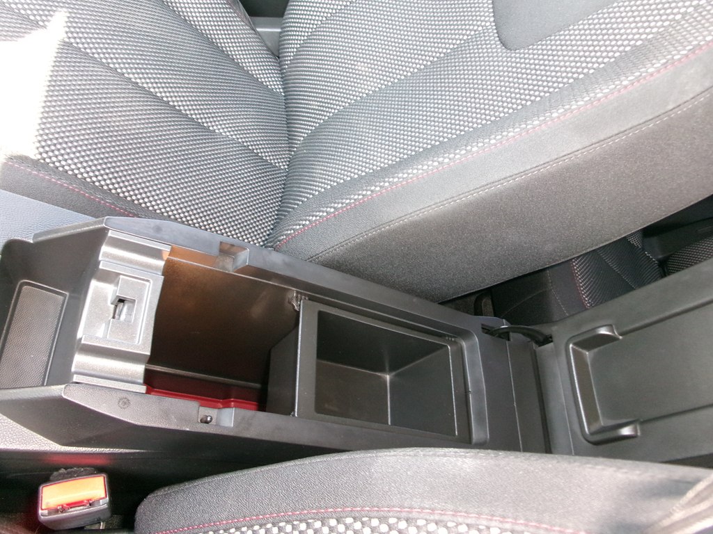 Photo 48 of this CHEVROLET EQUINOX