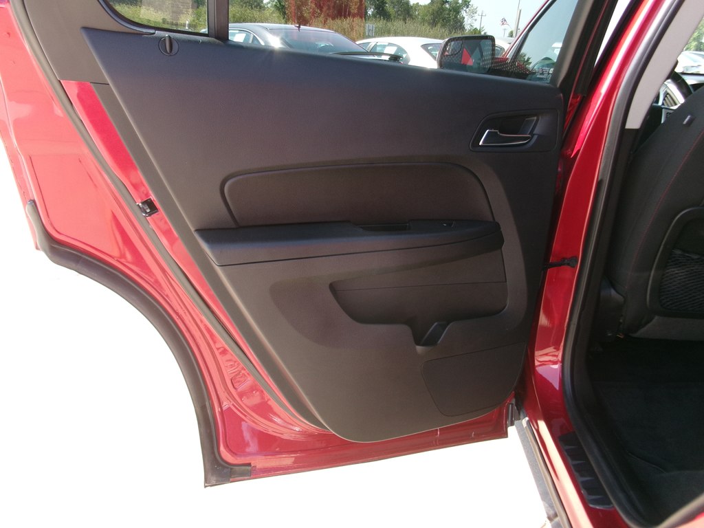 Photo 22 of this CHEVROLET EQUINOX