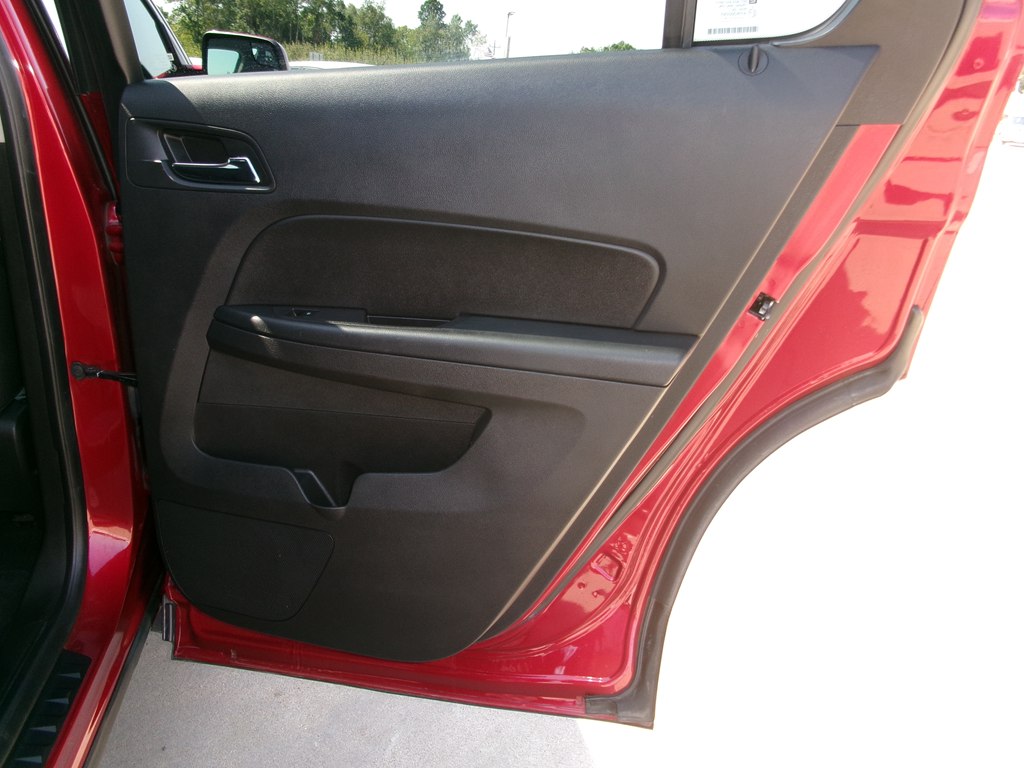 Photo 34 of this CHEVROLET EQUINOX