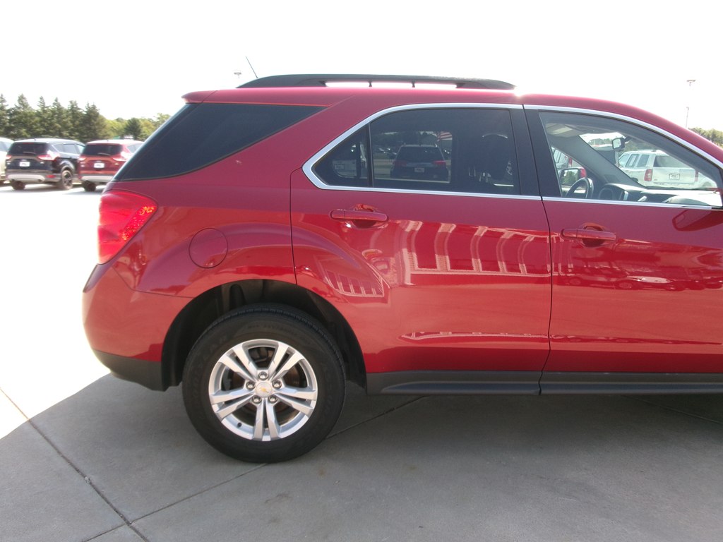 Photo 8 of this CHEVROLET EQUINOX