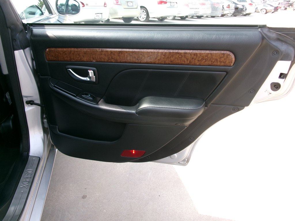 Photo 35 of this HYUNDAI XG