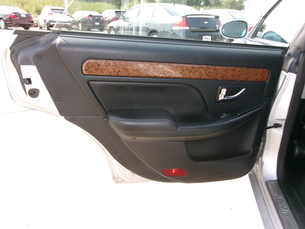 Photo 22 of this HYUNDAI XG