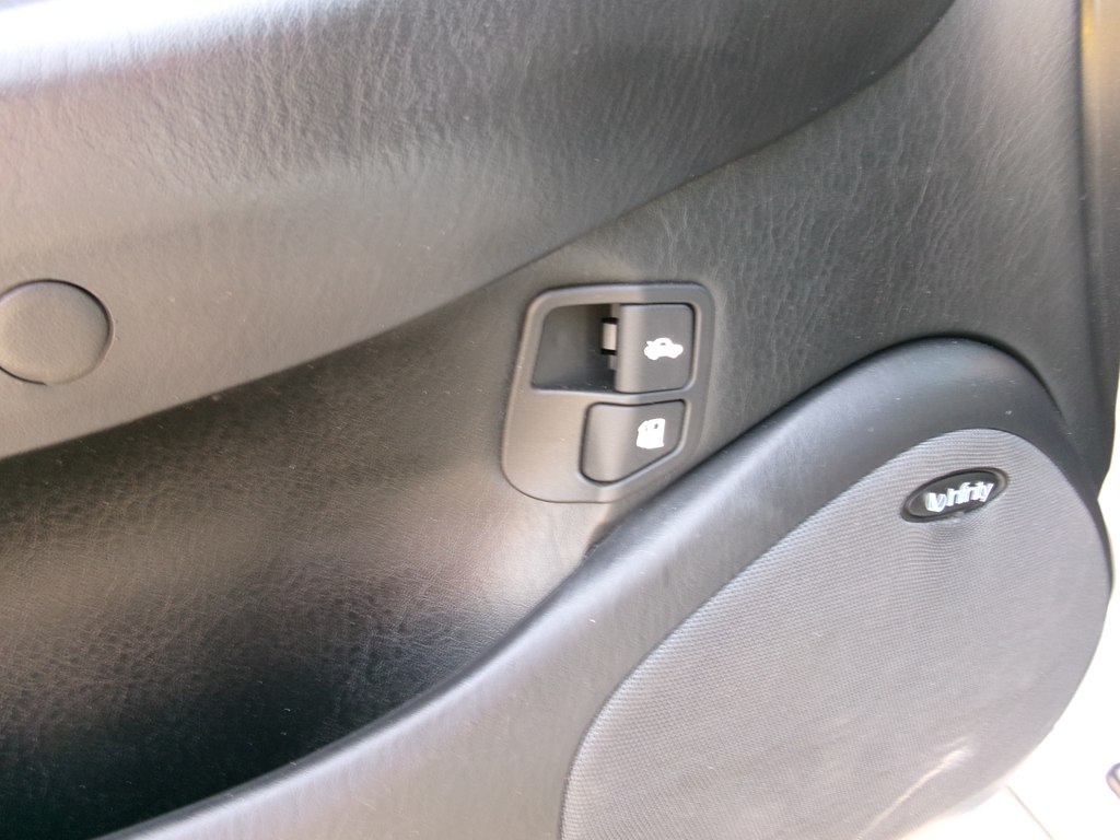 Photo 16 of this HYUNDAI XG