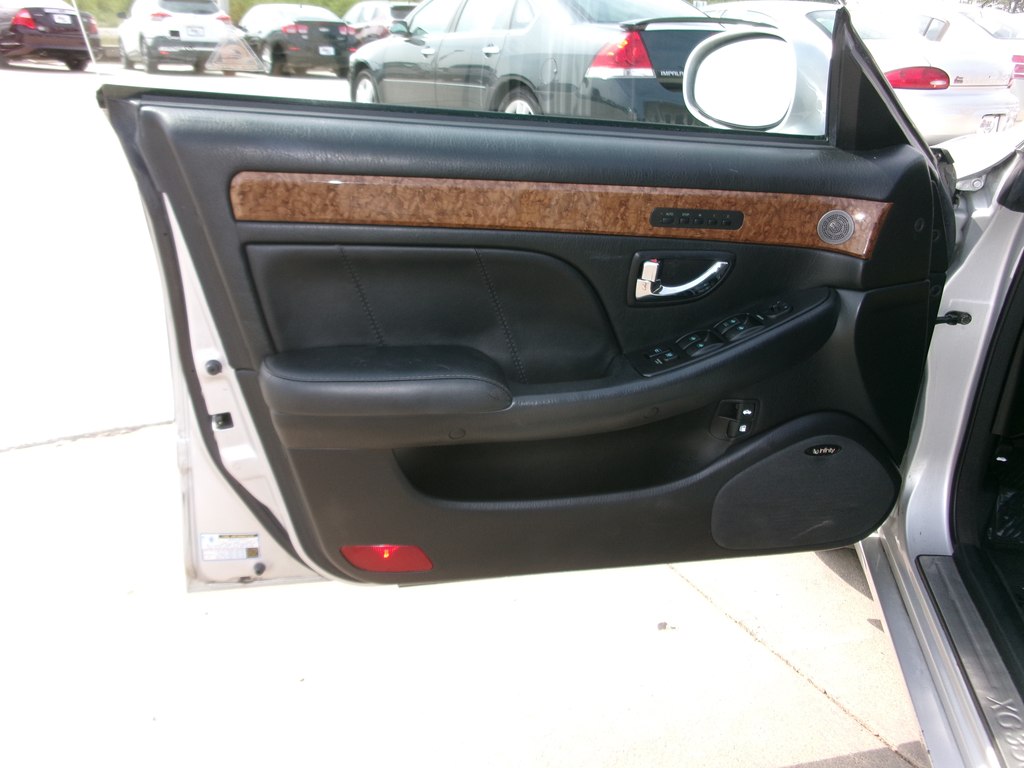 Photo 14 of this HYUNDAI XG