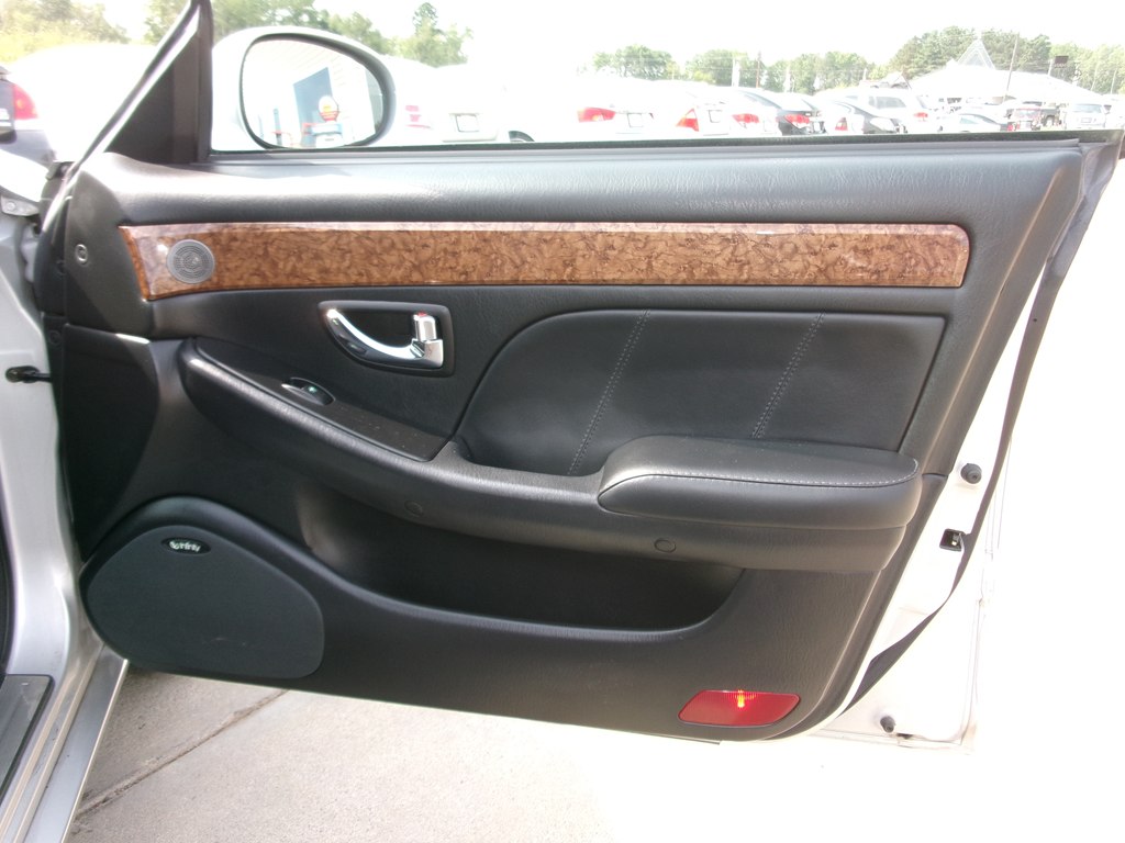 Photo 29 of this HYUNDAI XG