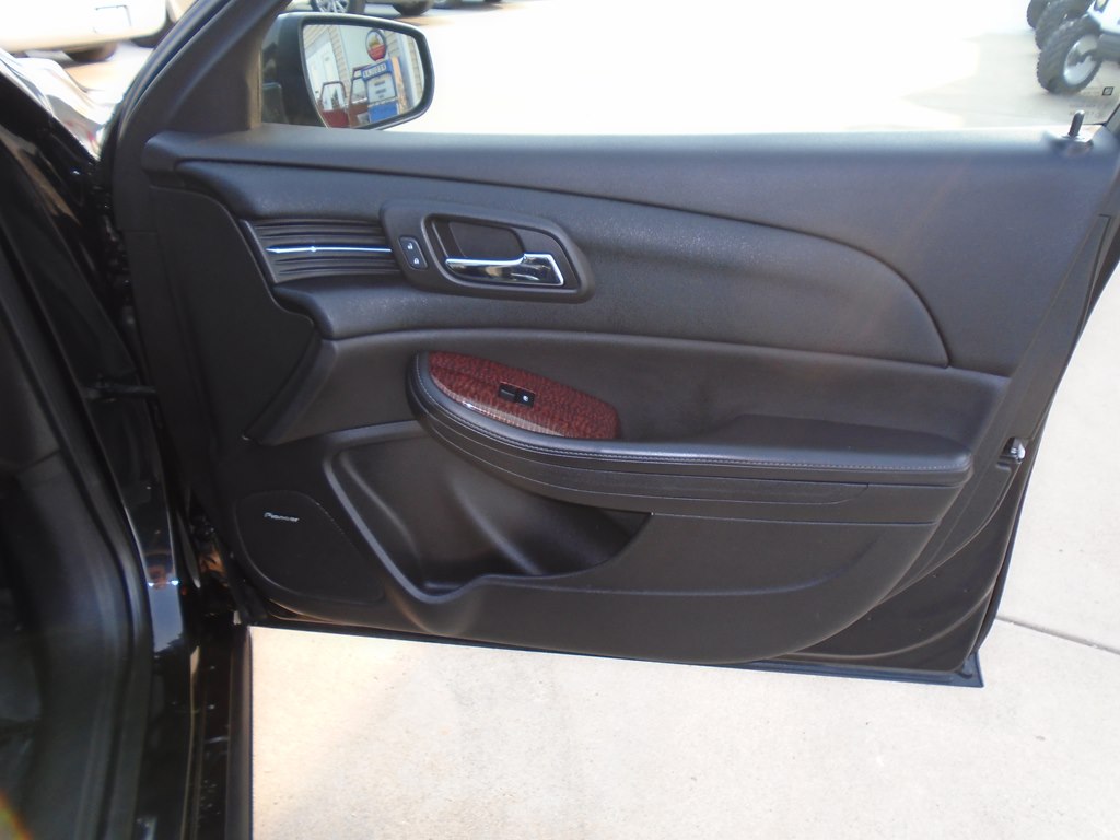 Photo 31 of this CHEVROLET MALIBU