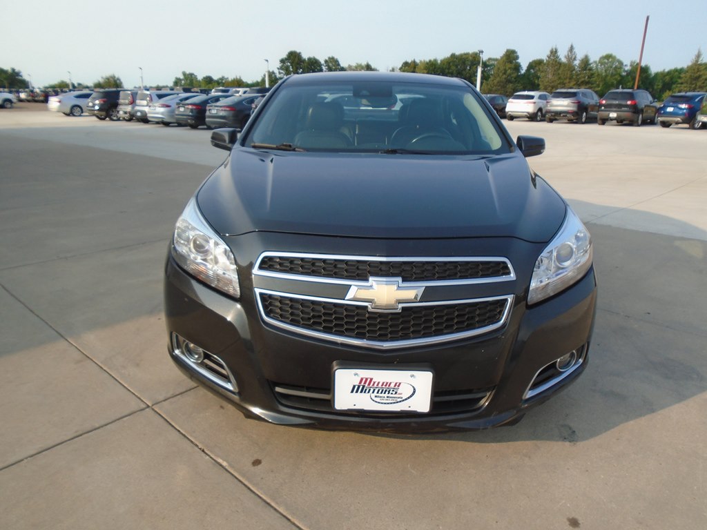 Photo 6 of this CHEVROLET MALIBU