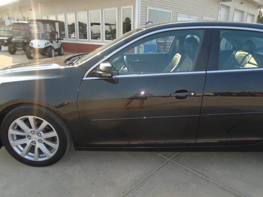 Photo 3 of this CHEVROLET MALIBU