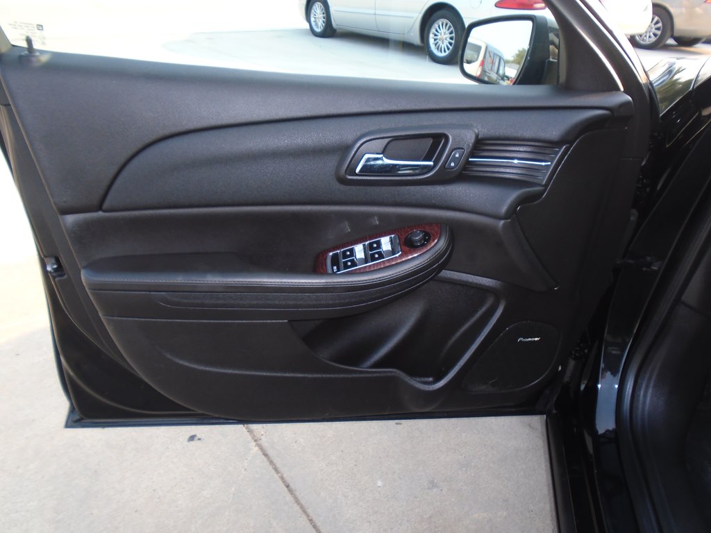 Photo 16 of this CHEVROLET MALIBU