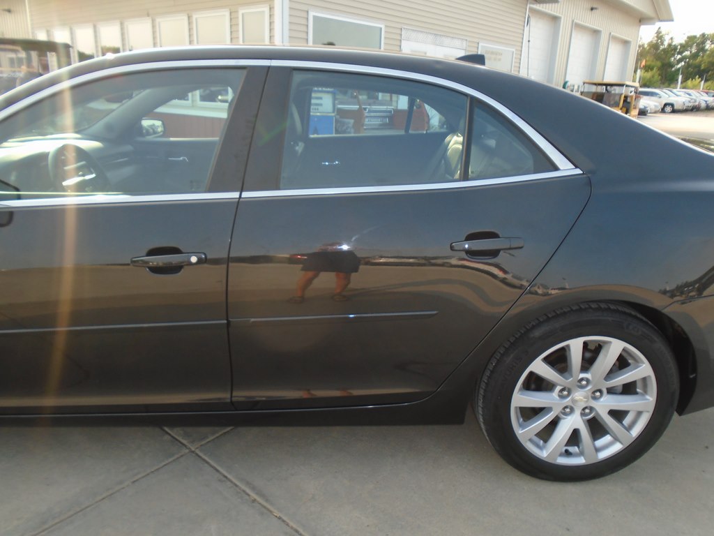Photo 4 of this CHEVROLET MALIBU