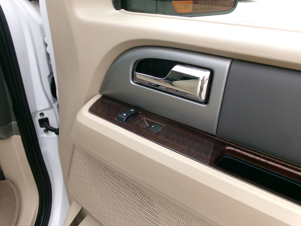 Photo 40 of this FORD EXPEDITION