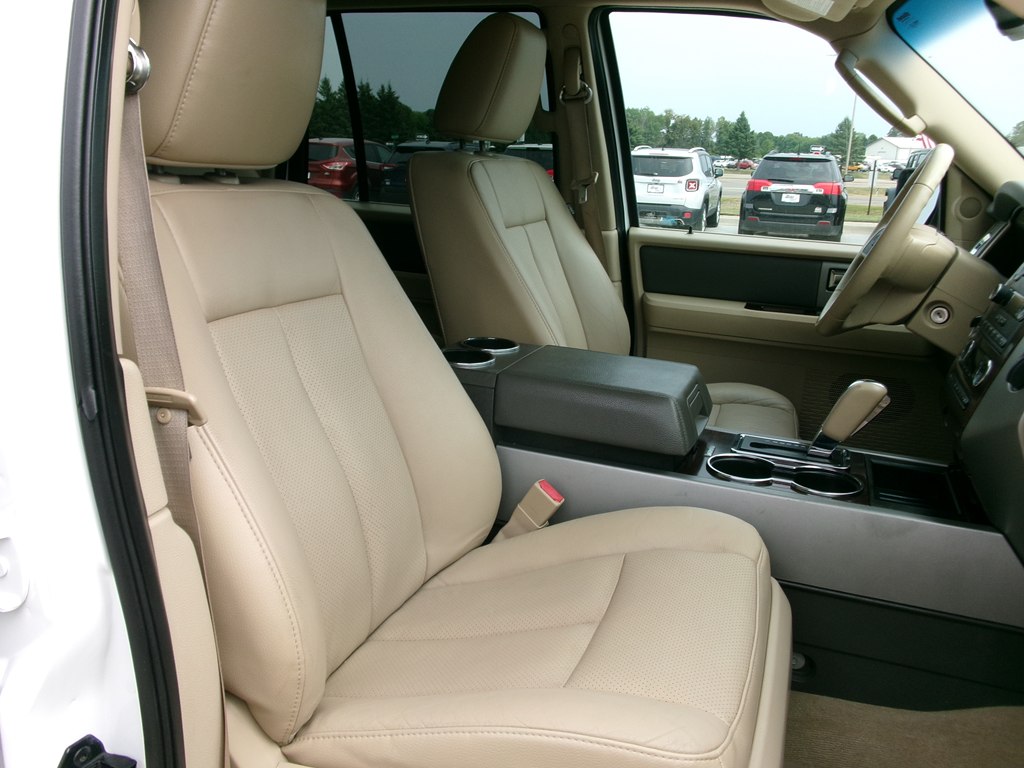 Photo 36 of this FORD EXPEDITION