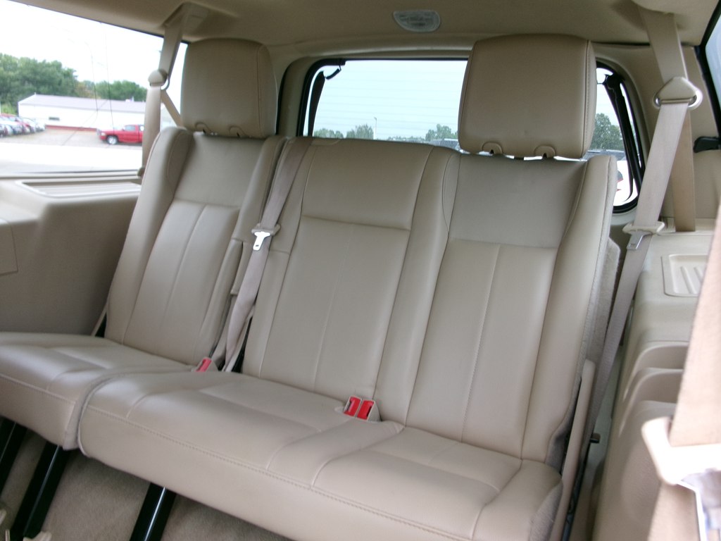 Photo 28 of this FORD EXPEDITION