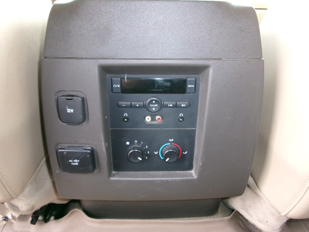 Photo 30 of this FORD EXPEDITION
